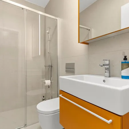 Lam Orange Ac - Balcony Pressburg