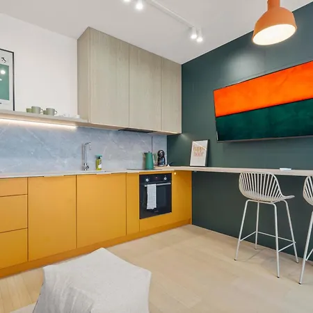 Lam Orange Ac - Balcony Apartment Pressburg