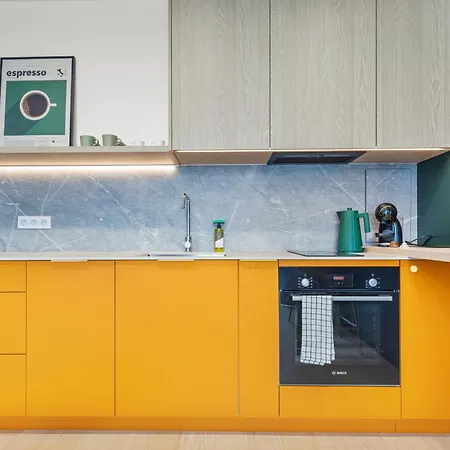 Lam Orange Ac - Balcony *